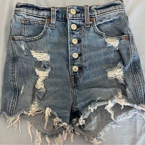 Abercrombie & Fitch - Ultra High Rise Mom Shorts